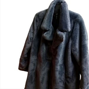 Aqua Plush Teddy Jacket in Charcoal